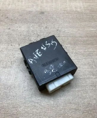 Toyota Avensis T220 Door control unit/module 8974105010 05810700