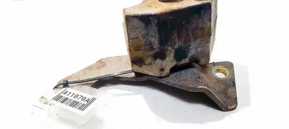 Volvo S60 Engine mount bracket 