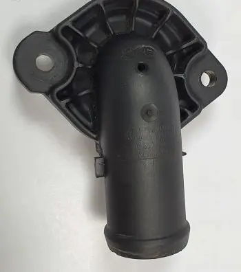 Volkswagen Golf V Engine coolant pipe/hose 032121121K