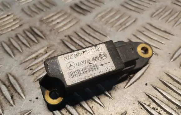 Mercedes-Benz SLK R170 Airbag deployment crash/impact sensor 0018200726