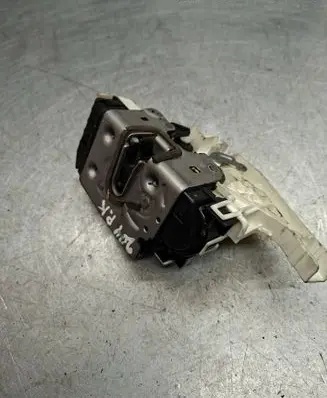 Mercedes-Benz E W212 Front door lock A0997200135 ZGS004