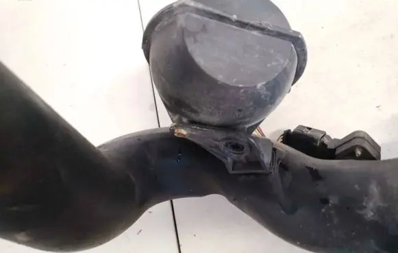 Vacuum air tank