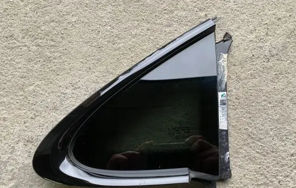 Porsche Taycan 9J1 Rear side window 9J1845297