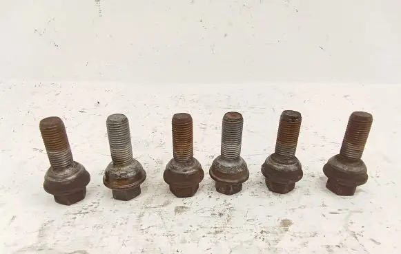 Volkswagen Crafter Nuts/bolts 