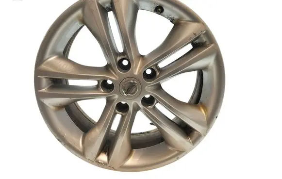Nissan Qashqai R17 alloy rim