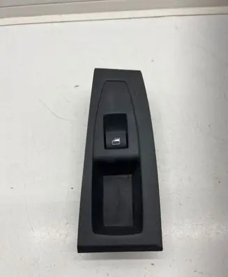 BMW 2 F46 Electric window control switch 9208107 L2A09870