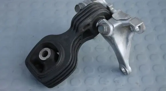 Honda CR-V Engine mount bracket T0AT1E