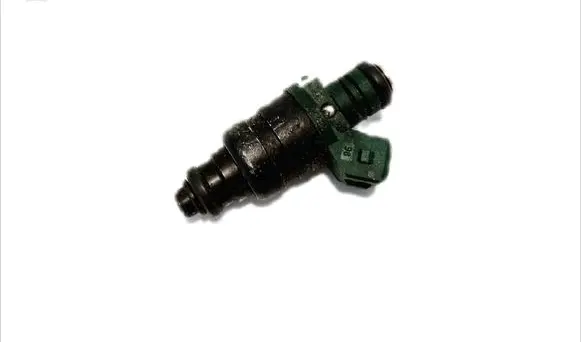 Audi A3 S3 8L Fuel injector 037906031AA
