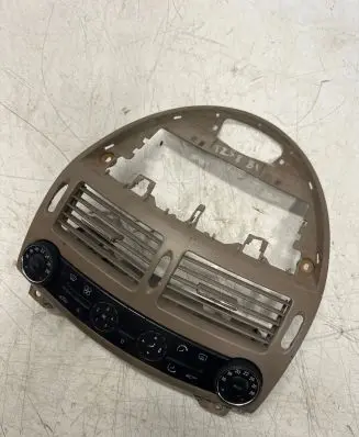 Mercedes-Benz E W211 Climate control unit 2118300385