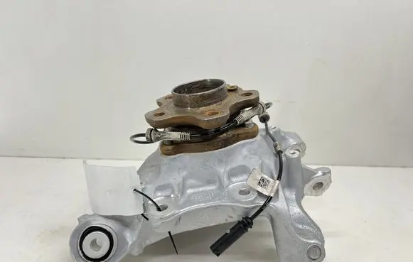 BMW 7 G11 G12 Rear wheel hub 6861136