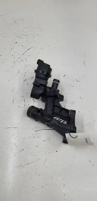 Nissan Qashqai+2 Thermostat/thermostat housing 110601797R