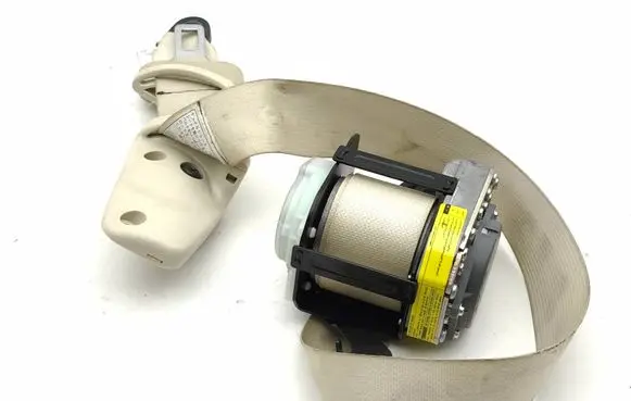 Lexus IS 220D-250-350 Rear seatbelt 0435028
