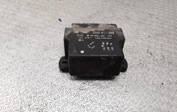 Volkswagen II LT Glow plug pre-heat relay 2D0911253