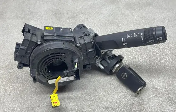 Opel Astra J Ignition lock 20817720