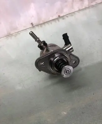 Hyundai Kona II Fuel injection high pressure pump 3532008h0