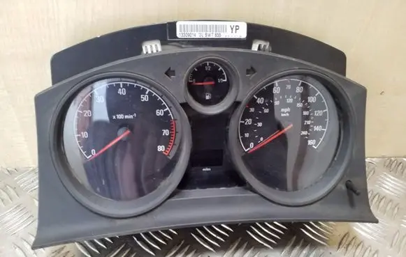 Opel Zafira B Speedometer (instrument cluster) 13309014A