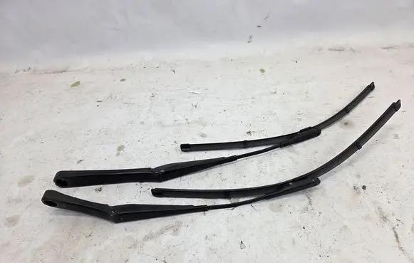 Saab 9-3 Ver2 Windshield/front glass wiper blade 12770117 12770116