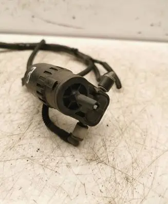 Volkswagen Golf V Windscreen/windshield washer pump 1T0955651A 024669