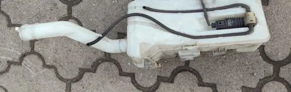 Mitsubishi Colt Windshield washer fluid reservoir/tank