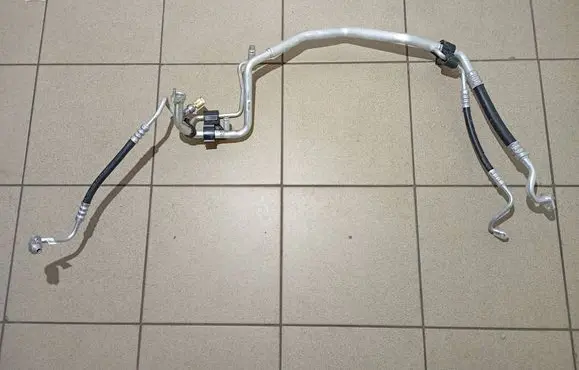 Peugeot 5008 II Air conditioning (A/C) pipe/hose 9839376380
