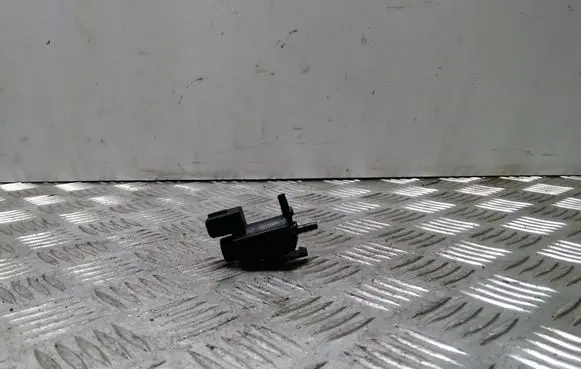 BMW 5 E60 E61 Vacuum valve 72234100 1742712