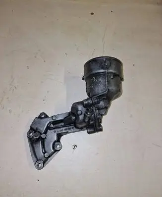 Mercedes-Benz S W221 Oil filter mounting bracket A6421800010