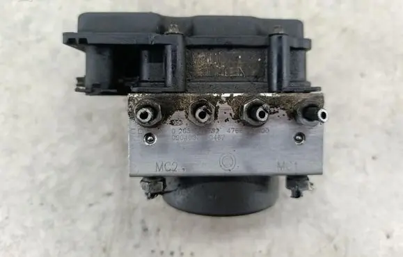 Nissan Note (E11) ABS Pump 476609U100