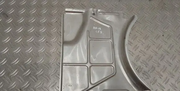 Toyota Yaris Radiator cooling fan shroud