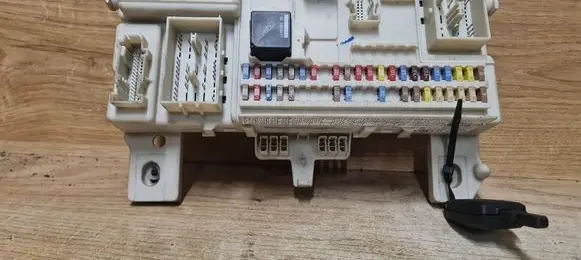Volvo V50 Fuse module 31268178