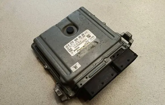 Mercedes-Benz C W205 Engine control unit/module A2749000800 A2749010600 0261S08785