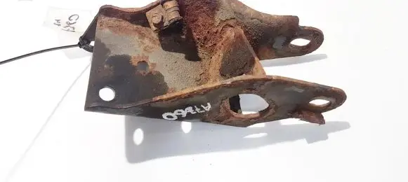 Mazda 323 F Engine mounting bracket