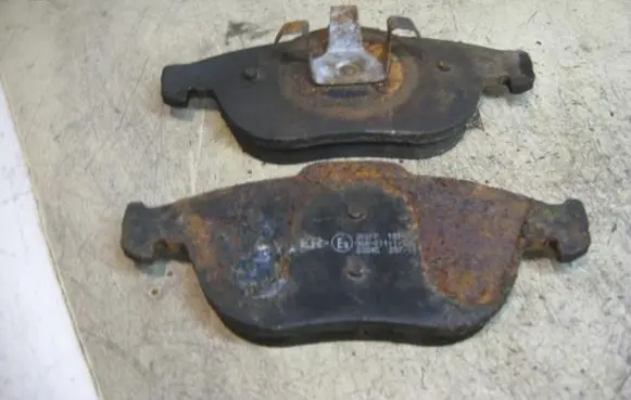 Renault Laguna I Brake pads (front) KOMPLEKTAS4VNT