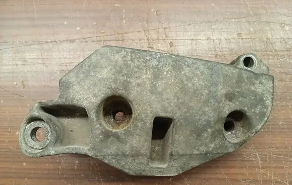 Renault Trafic II (X83) Engine mounting bracket 8200159772A 8200159772 91168224