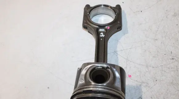 Volvo V70 Piston with connecting rod 81L123