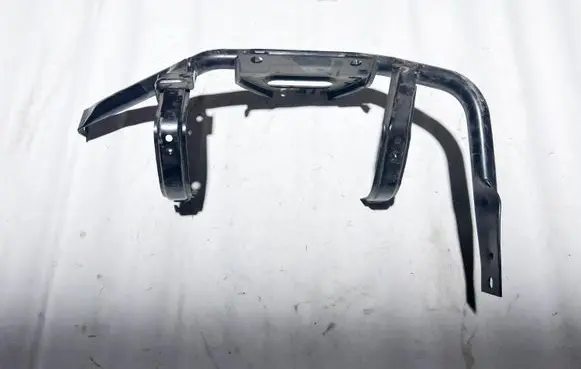 BMW 8 E31 Steering rack mounting bracket 51718108255 8108255
