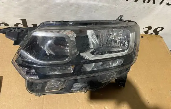 Citroen Berlingo Headlight/headlamp 9816824880