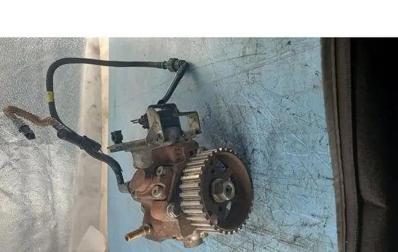 Ford Focus C-MAX Fuel injection high pressure pump