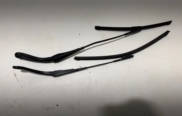 BMW 1 F20 F21 Headlight wiper blade set 7239519 61617239519 7239520