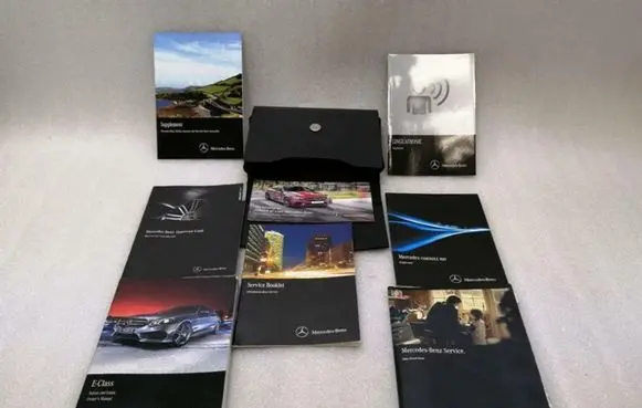 Mercedes-Benz CLS C218 AMG Owners service history hand book 