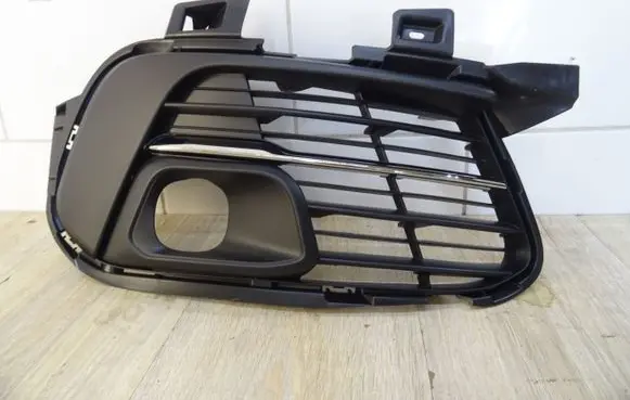Mercedes-Benz C W205 Front bumper lower grill AA38255582