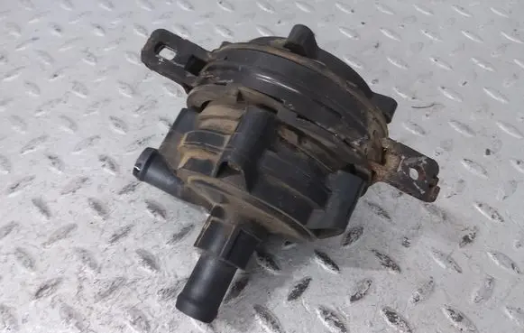 Chevrolet Volt I Electric auxiliary coolant/water pump 13579710 13597899