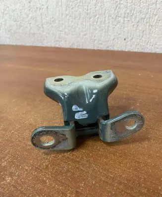 KIA Niro Front door lower hinge 1074