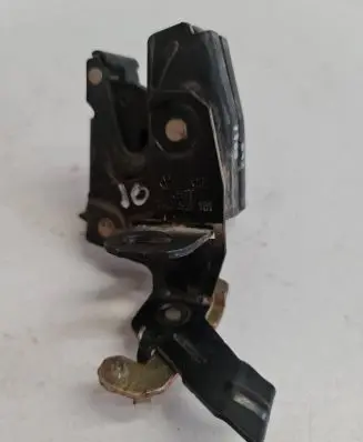 Volkswagen Caddy Loading door lock 7H0827161
