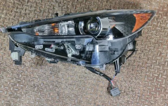 Mazda CX-5 II Headlight/headlamp K12451040