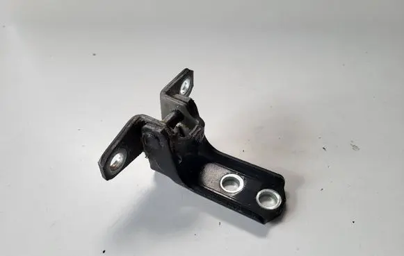 Mitsubishi ASX Rear door lower hinge