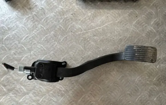 Peugeot 3008 I Accelerator throttle pedal 9671417080