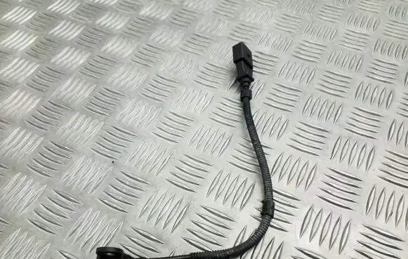 Volkswagen PASSAT B7 Camshaft speed sensor 