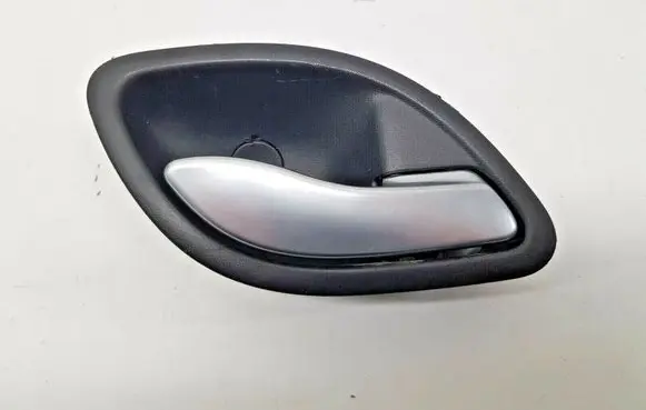 Renault Laguna II Rear door interior handle 8200000724