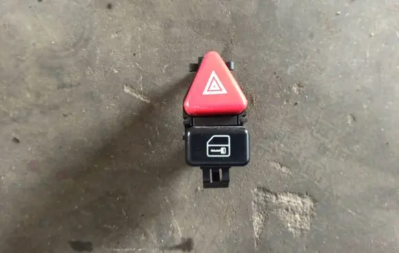 Mercedes-Benz A W168 Hazard light switch A1688201210 33019001