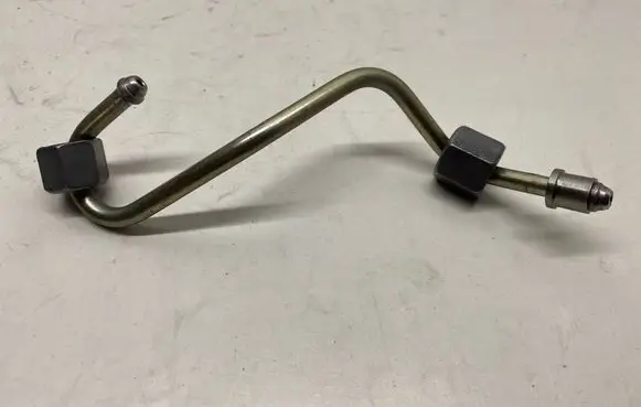 Nissan Qashqai Fuel injector supply line/pipe 